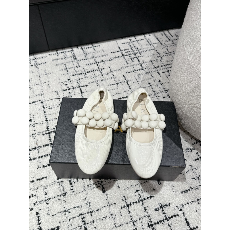 Other flat shoes
